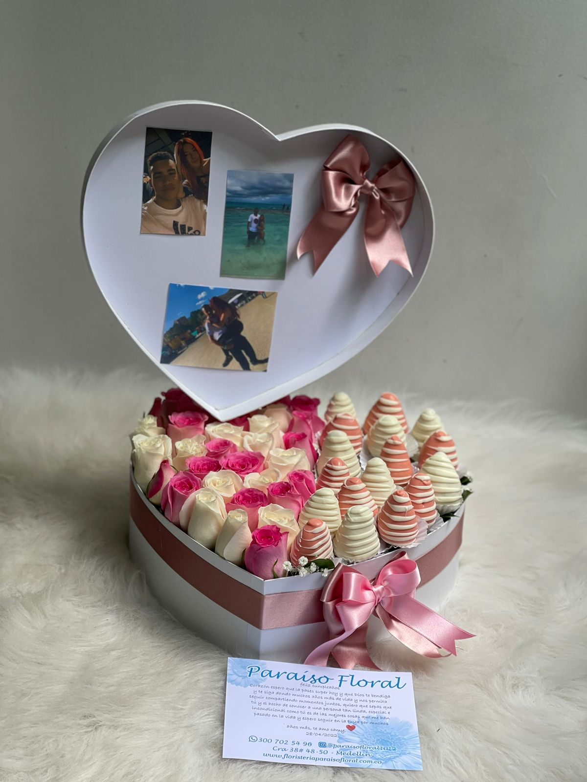 corazon rosas y fresas, con fotos