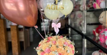 caja redonda claveles y globos