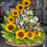 Ramo girasoles y orquideas